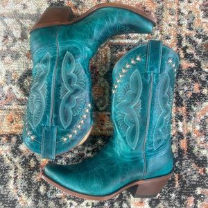 *message me* Women’s Justin’s Turquoise boots in size 8 WIDE